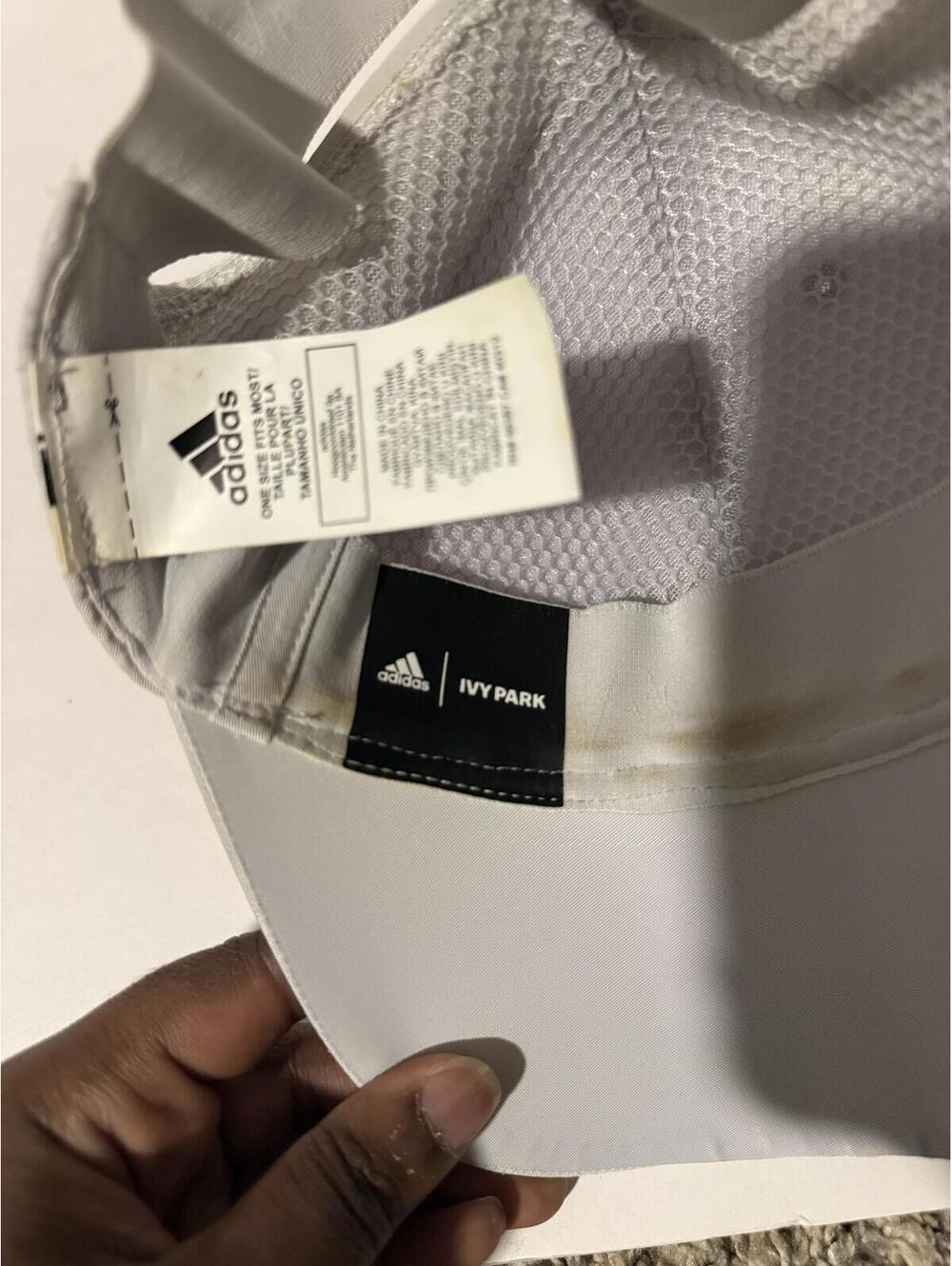 Ivy Park All White hat - Picture 2 of 3